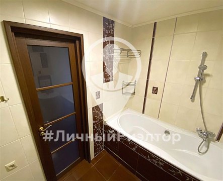 3-к квартира, 8/10 эт., 107м²