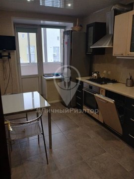 1-к квартира, 10/10 эт., 40м²