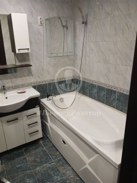 1-к квартира, 10/10 эт., 40м²