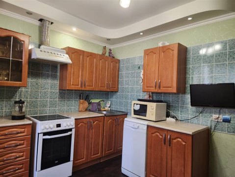 1-к квартира, 4/14 эт., 40м²