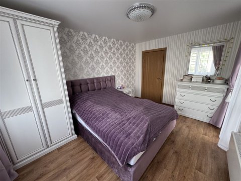 3-к квартира, 3/17 эт., 90м²