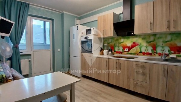 1-к квартира, 6/23 эт., 42м²