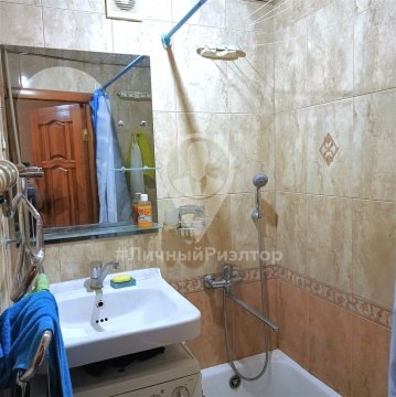 2-к квартира, 3/5 эт., 50м²