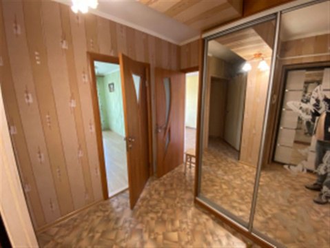 3-к квартира, 5/5 эт., 60м²