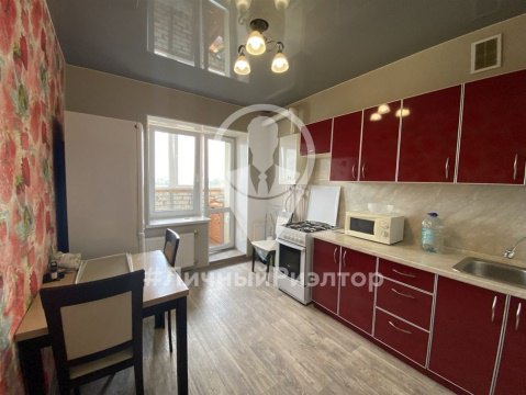 1-к квартира, 10/11 эт., 40м²