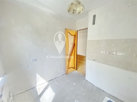 2-к квартира, 5/5 эт., 44м²