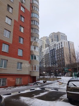 1-к квартира, 10/10 эт., 40м²