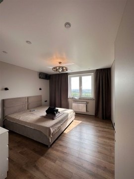 3-к квартира, 22/24 эт., 77м²