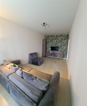 2-к квартира, 8/9 эт., 70м²
