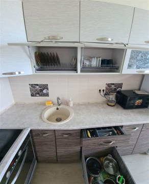 2-к квартира, 8/9 эт., 70м²