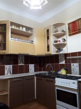 4-к квартира, 5/5 эт., 94м²