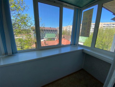 3-к квартира, 5/5 эт., 60м²