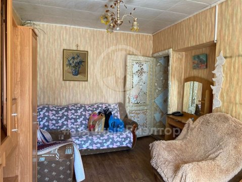 3-к квартира, 1/2 эт., 53м²