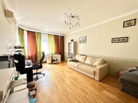 3-к квартира, 4/25 эт., 138м²
