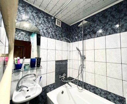 2-к квартира, 4/5 эт., 52м²