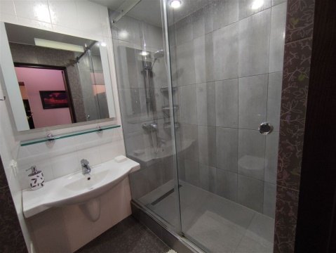 4-к квартира, 4/10 эт., 122м²