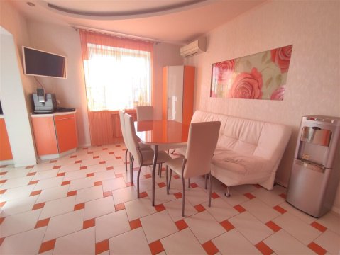 4-к квартира, 4/10 эт., 122м²