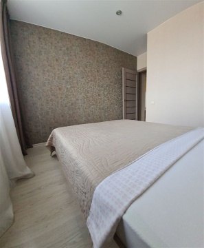 2-к квартира, 8/9 эт., 70м²