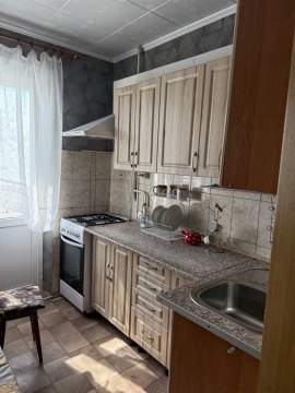 2-к квартира, 1/2 эт., 64м²