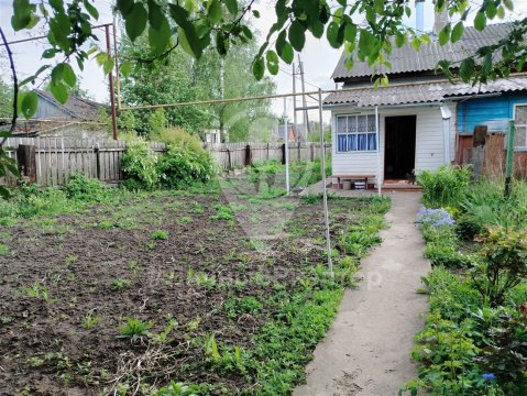 Дом 25м², участок 3 сот.