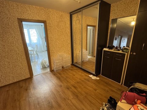 3-к квартира, 3/17 эт., 90м²
