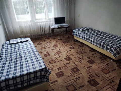 2-к квартира, 4/5 эт., 42м²