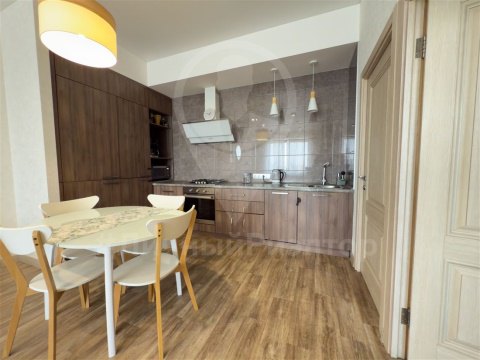 2-к квартира, 11/18 эт., 88м²