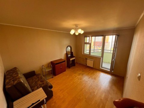 2-к квартира, 9/17 эт., 60м²