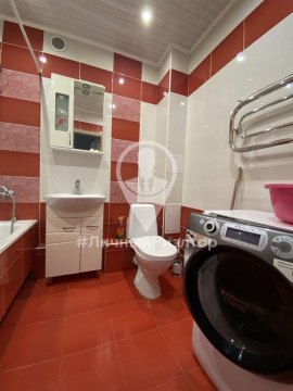 1-к квартира, 10/11 эт., 40м²