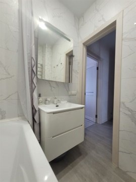 2-к квартира, 5/11 эт., 50м²