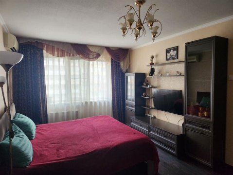 1-к квартира, 4/14 эт., 40м²