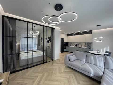 2-к квартира, 20/37 эт., 62м²