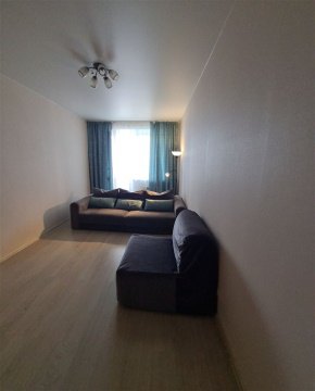 2-к квартира, 8/9 эт., 70м²