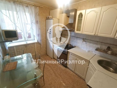 2-к квартира, 3/10 эт., 50м²