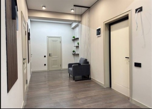 2-к квартира, 8/12 эт., 79м²