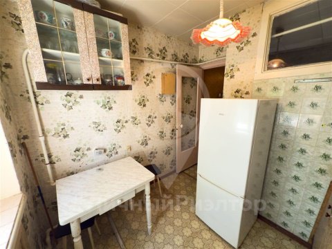 2-к квартира, 5/5 эт., 44м²