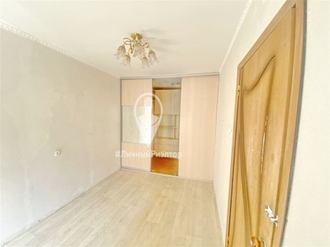 2-к квартира, 5/5 эт., 44м²