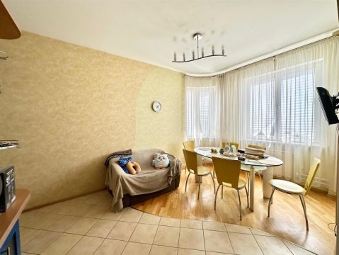 3-к квартира, 4/25 эт., 138м²