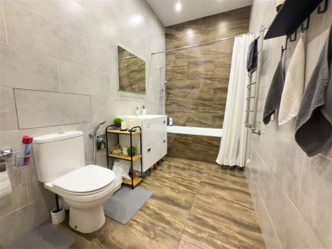 2-к квартира, 11/18 эт., 88м²