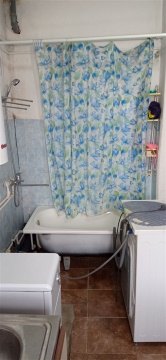 3-к квартира, 1/2 эт., 51м²
