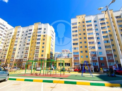 1-к квартира, 1/10 эт., 42м²
