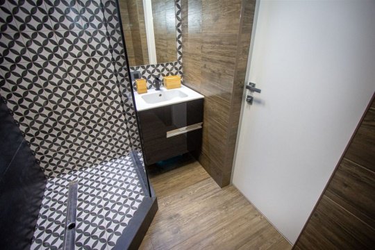 2-к квартира, 17/24 эт., 57м²