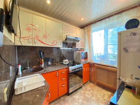 3-к квартира, 1/5 эт., 61м²