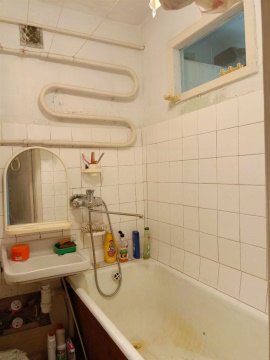 3-к квартира, 5/5 эт., 57м²