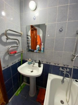 3-к квартира, 10/10 эт., 64м²