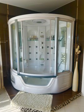 3-к квартира, 6/10 эт., 141м²