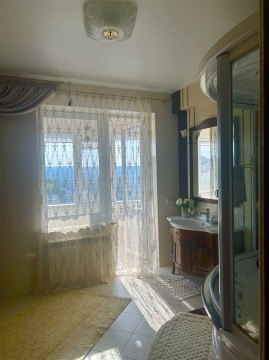 3-к квартира, 6/10 эт., 141м²