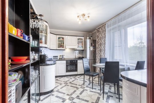 2-к квартира, 5/14 эт., 71м²