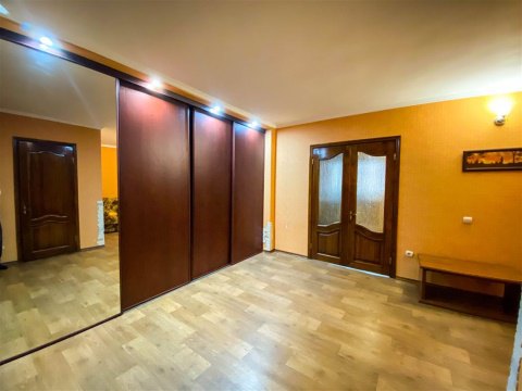 1-к квартира, 5/6 эт., 57м²