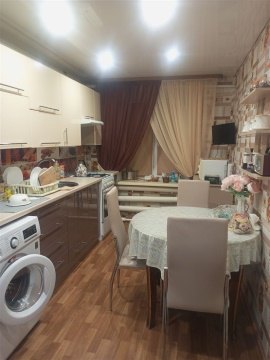 3-к квартира, 1/1 эт., 63м²